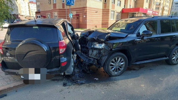 Две пассажирки пострадали в аварии в столице Югры