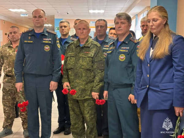 Сургутская школа увековечила память выпускника, павшего при исполнении воинского долга Сургутская школа увековечила память выпускника, павшего при исполнении воинского долга