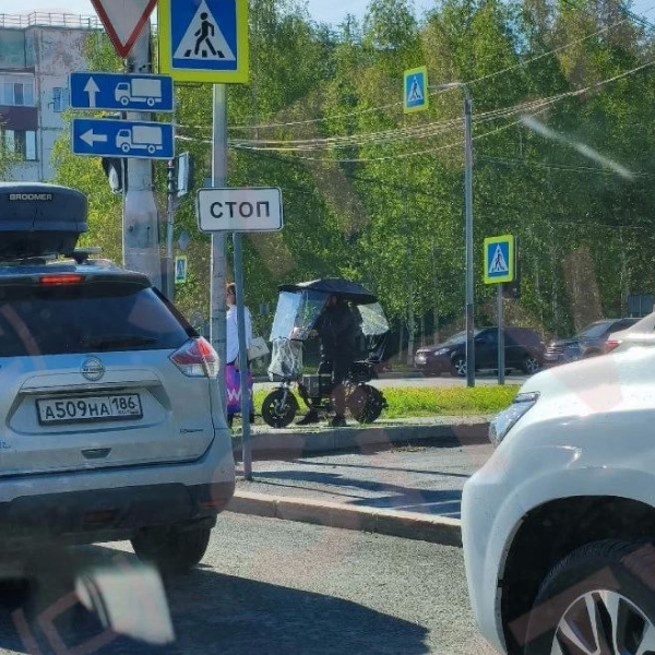 Шел четвертый день лета. Сургутяне справлялись с жарой, как могли