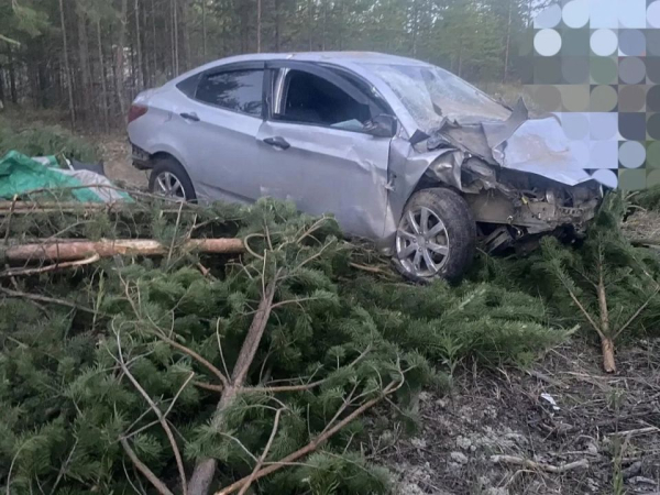 В Югре неопытный водитель разбил машину и получил травмы