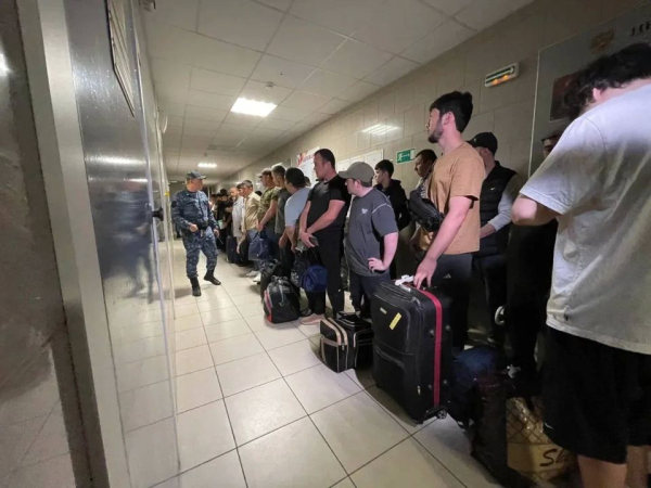 В Югре выдворили иностранного гражданина за употребление наркотиков
