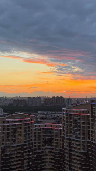 &laquo;Кто-то там наверху сегодня переборщил с акварелью. Невозможно налюбоваться!&raquo; &mdash; пишут сургутяне о сегодняшнем закате