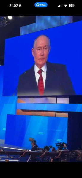 Владимир Путин призвал кандидатов на выборах &laquo;поменьше сидеть в кабинетах и мессенджерах&raquo; и почаще выходить &laquo;в поле&raquo;