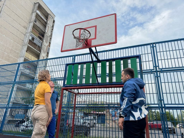 Член Молодежного парламента принял участие в мониторинге детских площадок