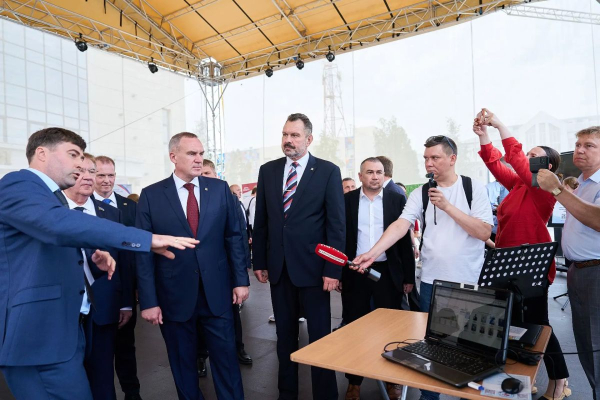 Пожарные машины, спецоборудование и уроки первой помощи