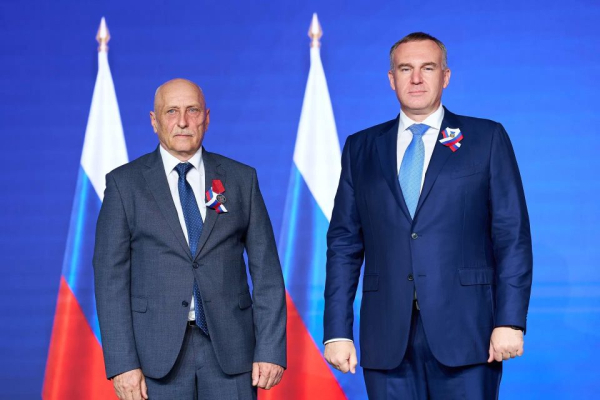 В преддверии Дня России югорчан отметили государственными наградами