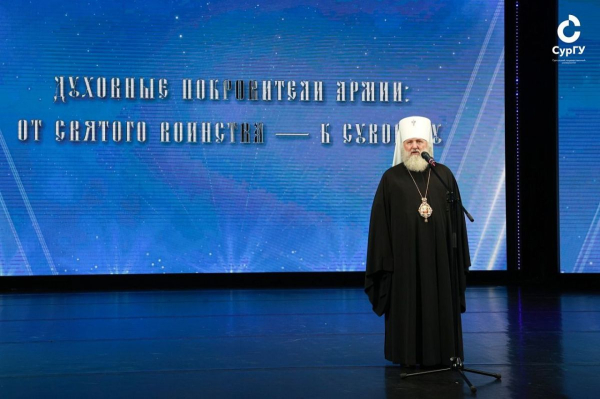 Митрополит Павел открыл в Сургуте выставку о духовных покровителях армии