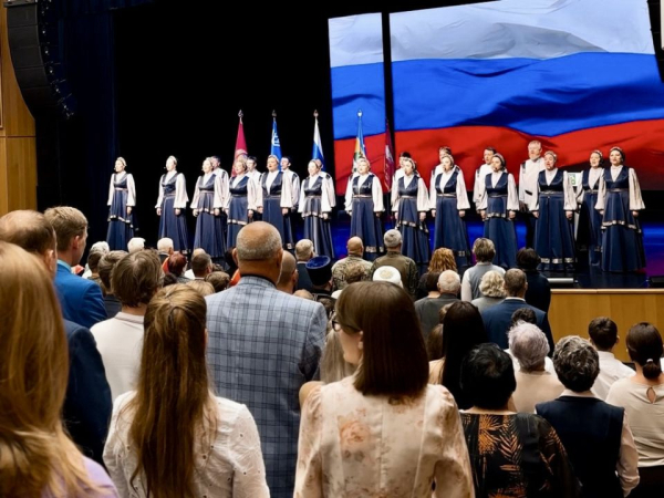 Николай Ташланов принял участие в торжественном собрании, посвященном Дню России и Дню города Ханты-Мансийска