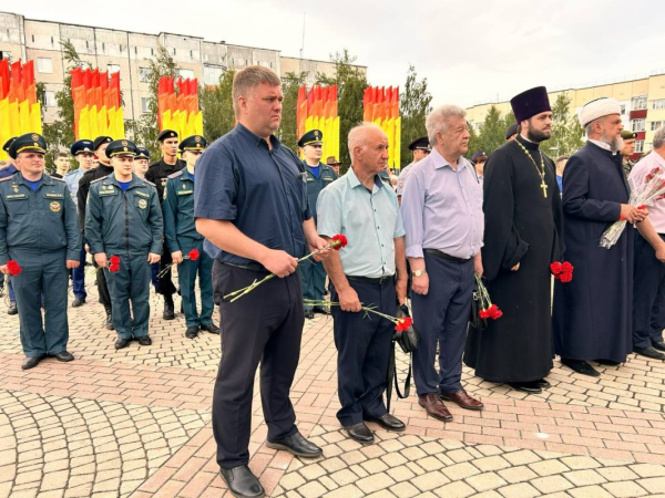 Сегодня в Сургуте состоялись мероприятия, посвященные Дню скорби