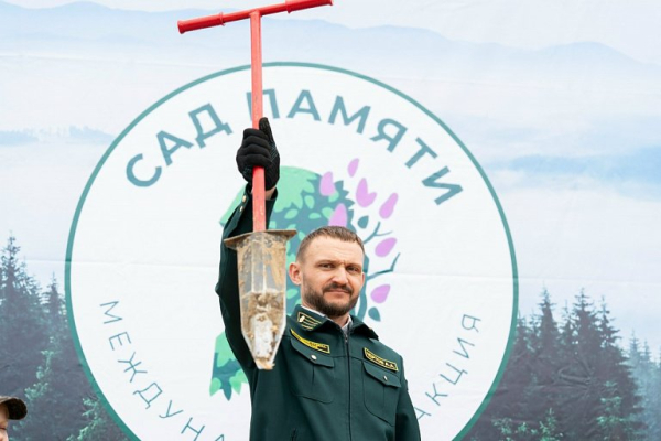 В ХМАО высадили 15 тысяч деревьев в память о погибших Великой Отечественной