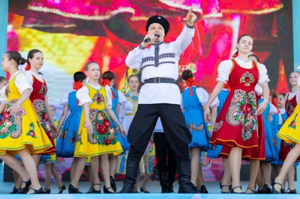 ​Сегодня в Сургуте перекроют проезд у СурГУ из-за фестиваля &laquo;Соцветие&raquo;