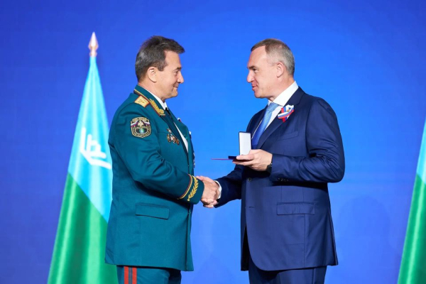 В преддверии Дня России югорчан отметили государственными наградами