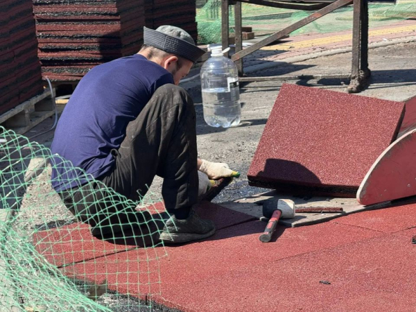 В Сургуте стартовала масштабная кампания по ремонту спортивных и детских площадок