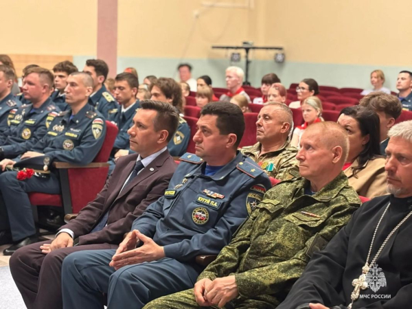 Сургутская школа увековечила память выпускника, павшего при исполнении воинского долга Сургутская школа увековечила память выпускника, павшего при исполнении воинского долга