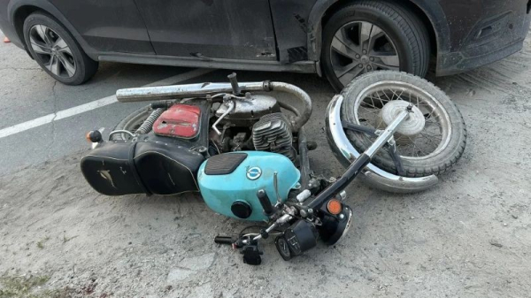 Подросток сел за руль мотоцикла и пострадал в аварии в Югре