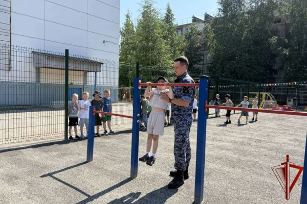 В Югре продолжается патриотическая акция &laquo;Каникулы с Росгвардией&raquo;