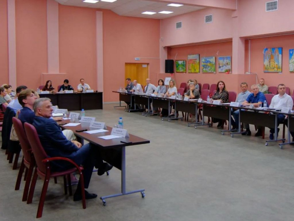 Наталья Западнова выступила модератором круглого стола по вопросам реализации проектов благоустройства в Нижневартовске