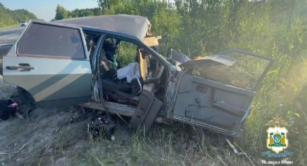 В лобовом столкновении легковушек в Сургутском районе погибли два человека