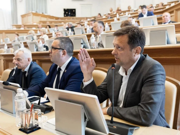 Депутаты фракции ЛДПР в Думе Югры поддержали расширение льгот на парковку для ветеранов боевых действий