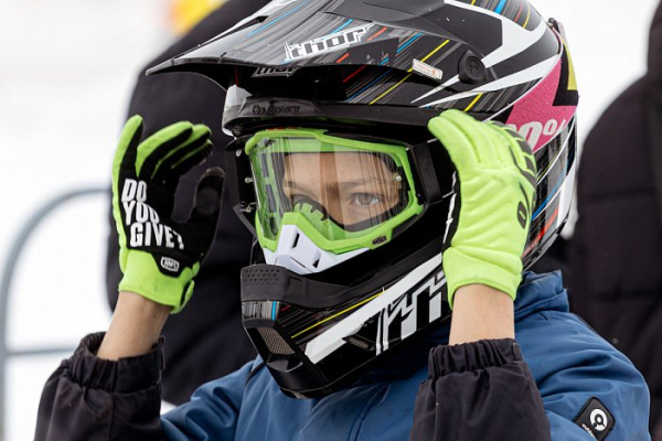 Мотогонщики Сургута покорили зимнюю трассу