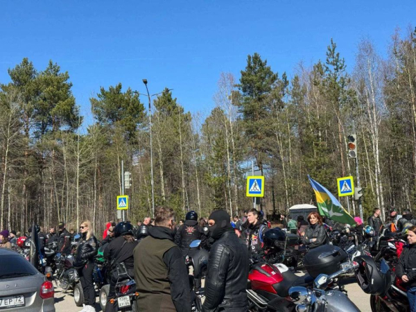 В Сургуте колонной проехали больше 200 мотоциклистов