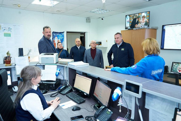 Руслан Кухарук поблагодарил всех югорчан, работавших на Новый год Руслан Кухарук поблагодарил всех югорчан, работавших на Новый год