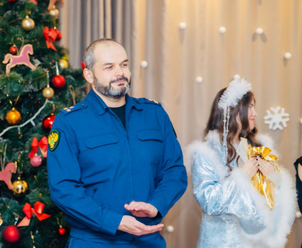 В преддверии празднования Нового года прокурор города Сургута Марат Тубеев принял участие в праздничном мероприятии для воспитанников