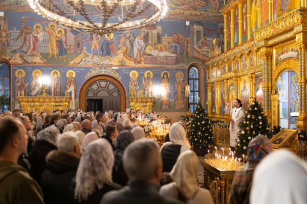 ​Рождество в храмах Сургута отметили более 3,5 тысячи человек