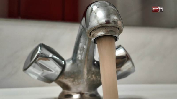 Горводоканал пытается выяснить причину грязной воды в домах в центре Сургута Горводоканал пытается выяснить причину грязной воды в домах в центре Сургута