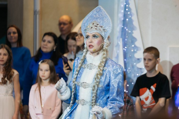 В Сургуте состоялась Главная Ёлка для 350 талантливых детей В Сургуте состоялась Главная Ёлка для 350 талантливых детей